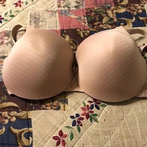 38H Ashley Graham cream colored